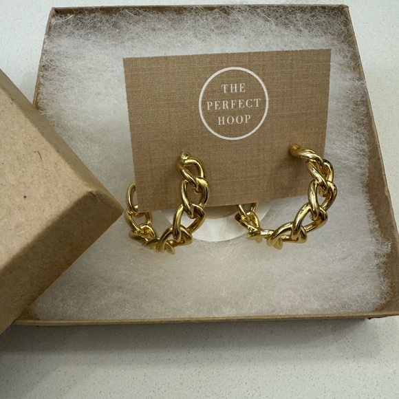 ‘The Perfect Hoop’ earrings - Picture 4 of 4